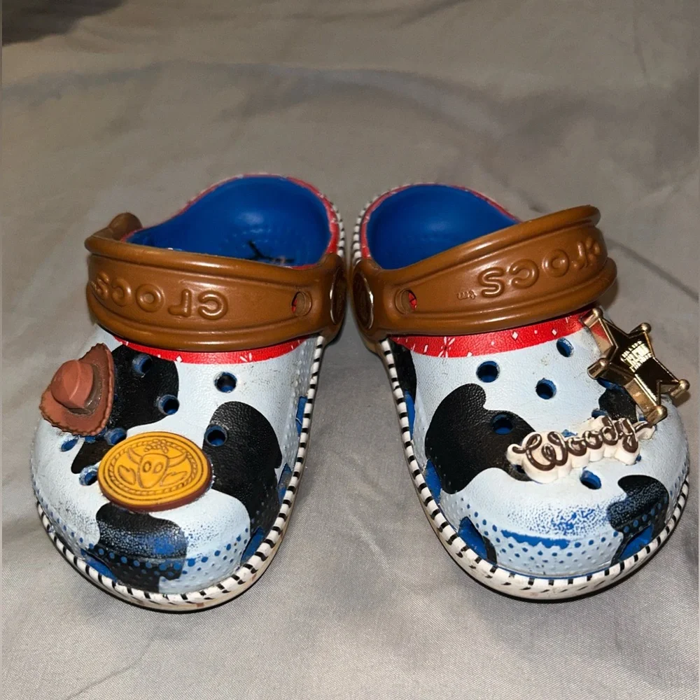 Exclusive Limited Edition, Woody Crocs (kids 5C) - Picture 4 of 6